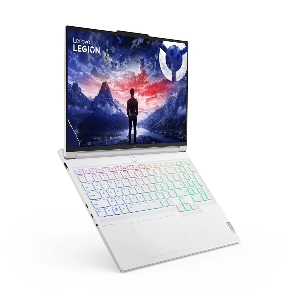 Lenovo Gaming Laptop Legion 7 16IAX10 U7-255HX 32GB-2TBSSD-8GB-RTX-5060-16"WQXGA-240Hz-DOS-WHITE-RGB-BKLIT-ENG